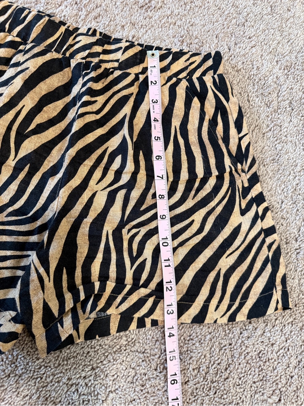 ELIE ELIE TAHARI Tiger Print 100% Linen shorts size small - Picture 5 of 16